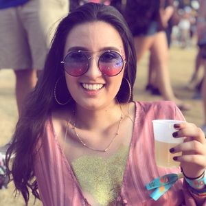 Meet your Posher, Lauren